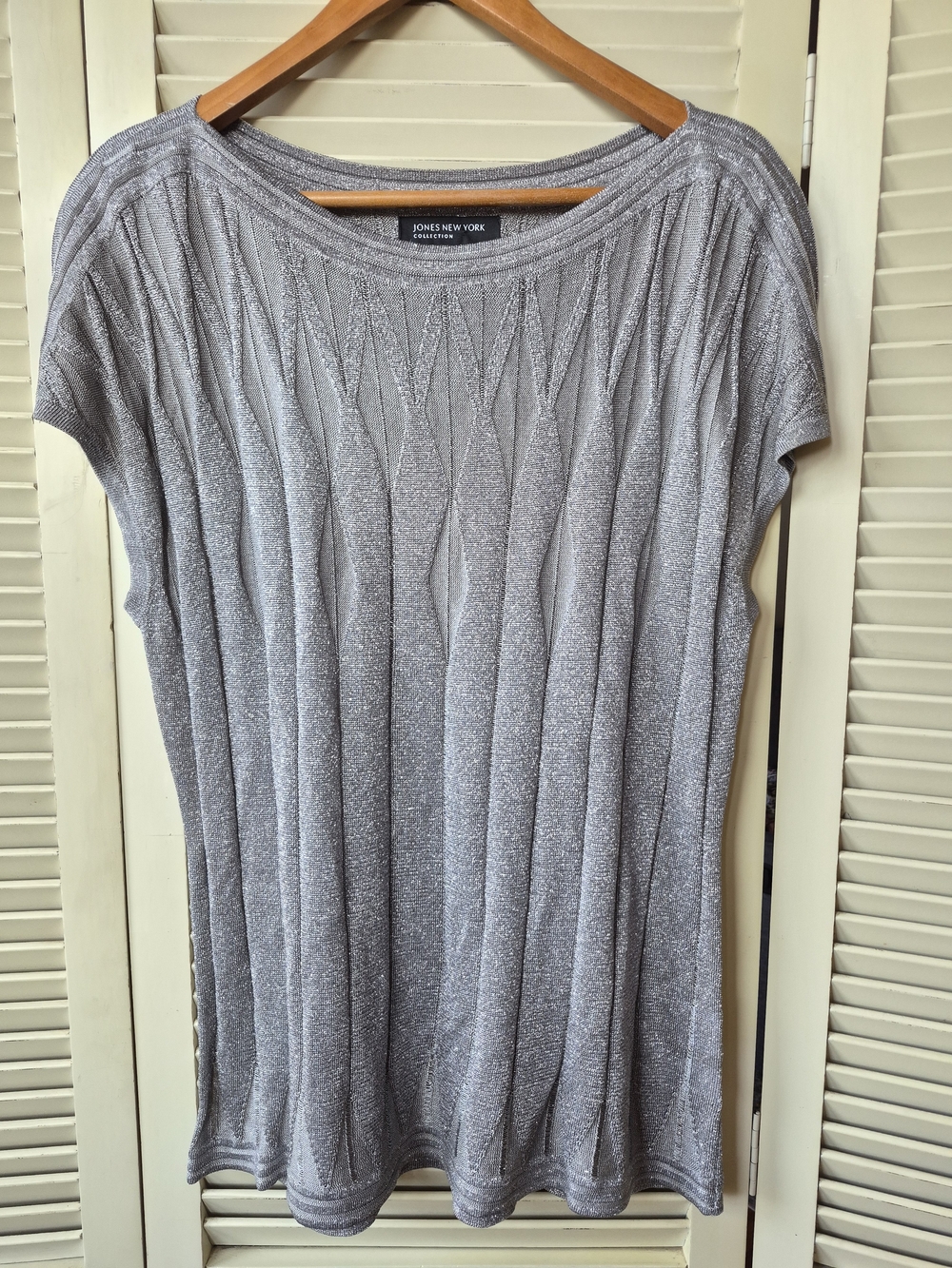 Jones New York Silver Metallic Short Sleeve Knit Top